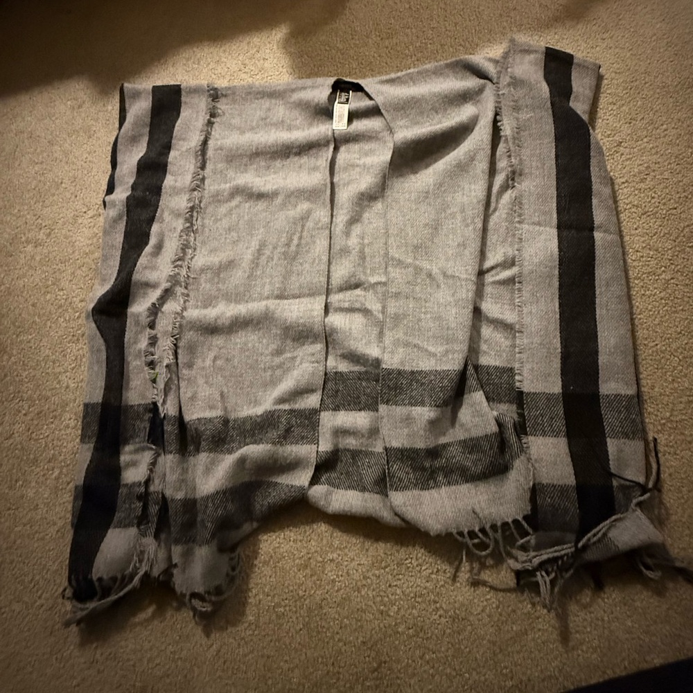 Forever 21 Gray Knit Shawl